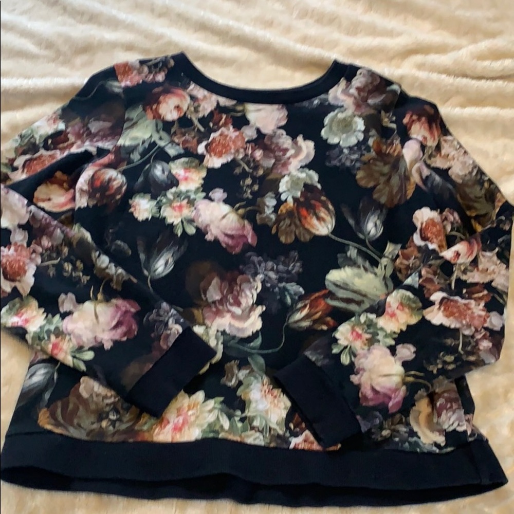 5 for $25🔮Flower sweatshirt